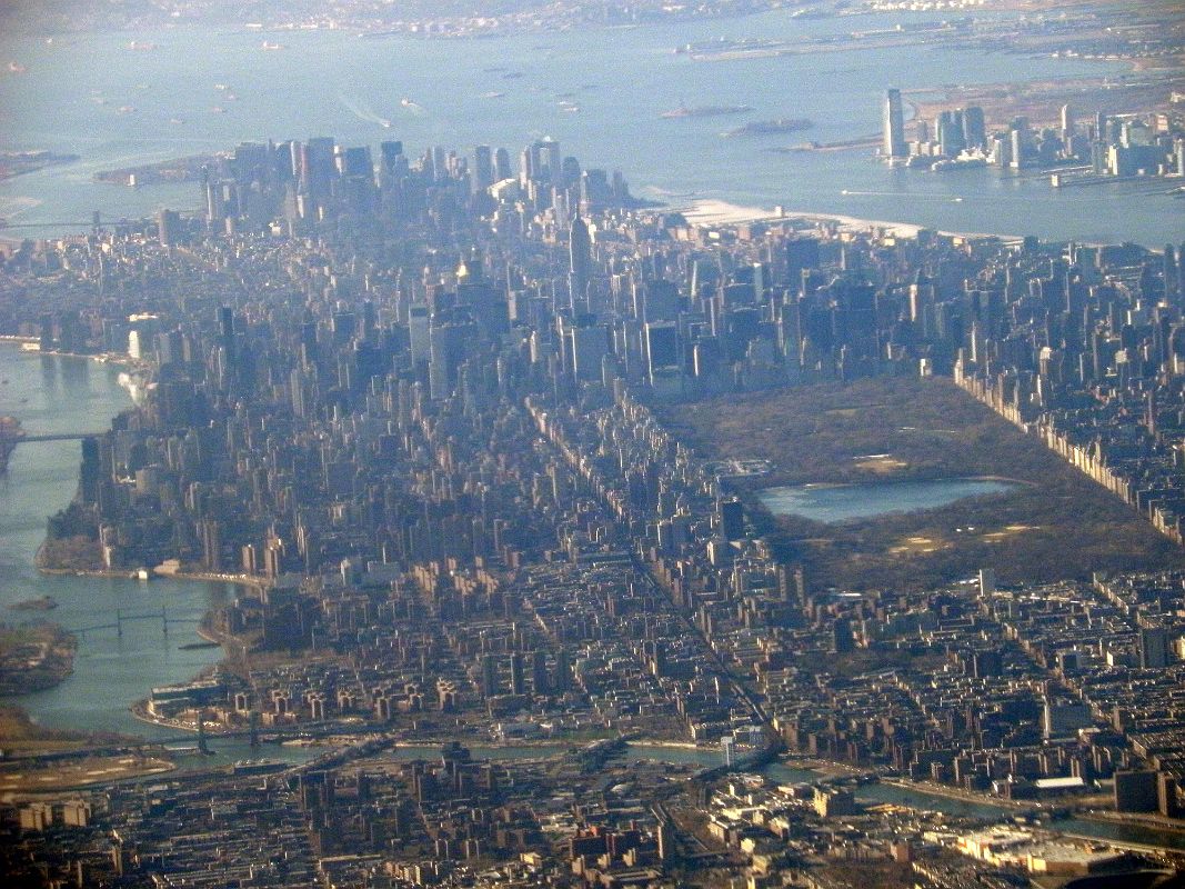 New York City Landing At LaGuardia 02 Manhattan Island And Central Park From North